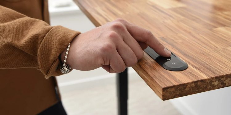 Weekend Digest: Can standing desks boost your productivity? Which ones to buy for your home office?