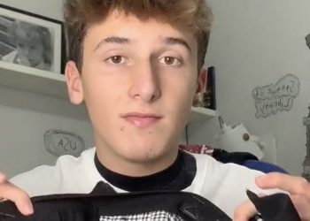 Student Mikel Gómez, 15, was kicked out of school and forced to see a psychologist after he chose to don a skirt to promote gender nonconformity.