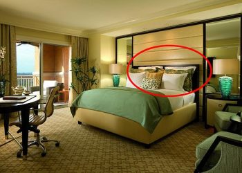 Police are saying that Bob Saget most likely died after hitting his head on the headboard of his bed at the Ritz-Carlton in Orlando. Above is one of the hotel's bedrooms