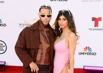 Jhayco & Mia Khalifa Interview at 2022 Latin AMAs – Billboard