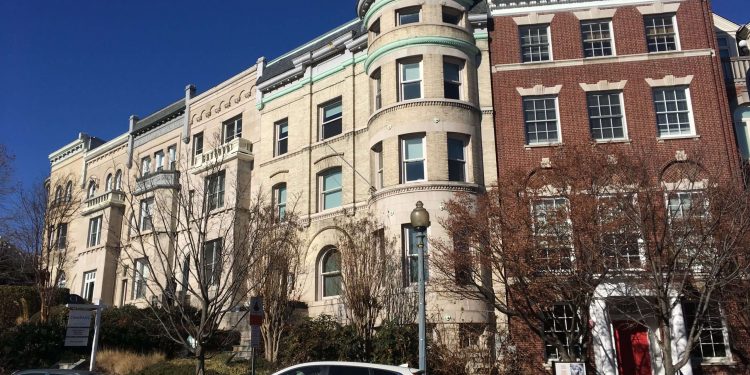 The FBI Decided Not To Knock Down a Suspect's Front Door Because 'It Was an Affluent Neighborhood'