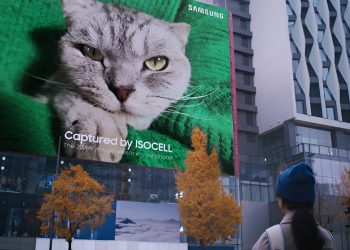Samsung showcases 200-megapixel camera sensor with a giant cat billboard