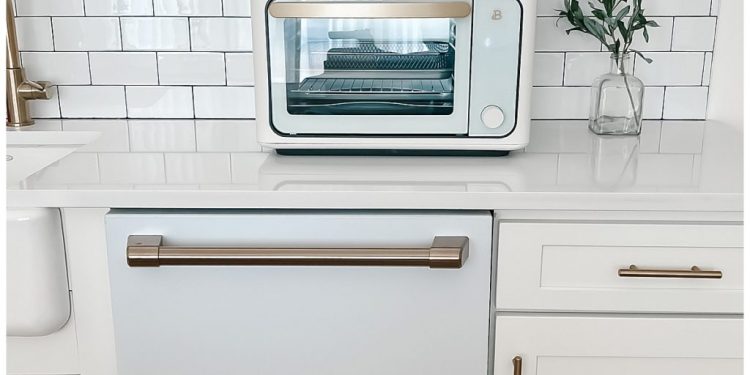 Spring Cleaning/Refresh - Ali Manno (Fedotowsky)