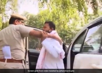 On Camera, Congress Leader Runs From Cop. His Reply On Getting Trolled.