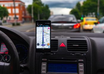 How to use a travel eSIM while in the US