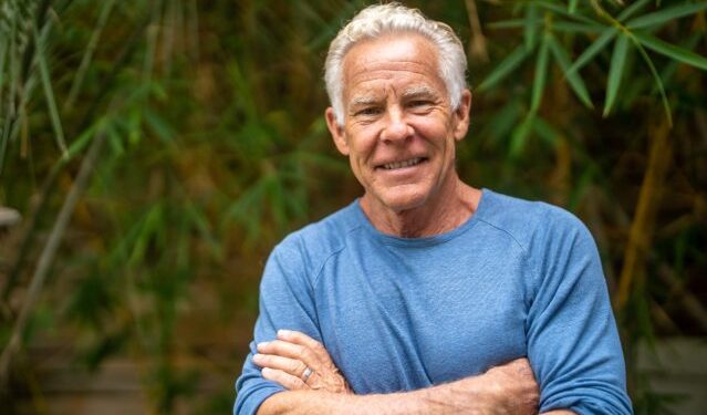 Mark Sisson in blue shirt