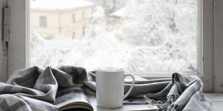 The snow blankets Chicago Area With Half a foot in some places and Round Two is now expected to last for a night.